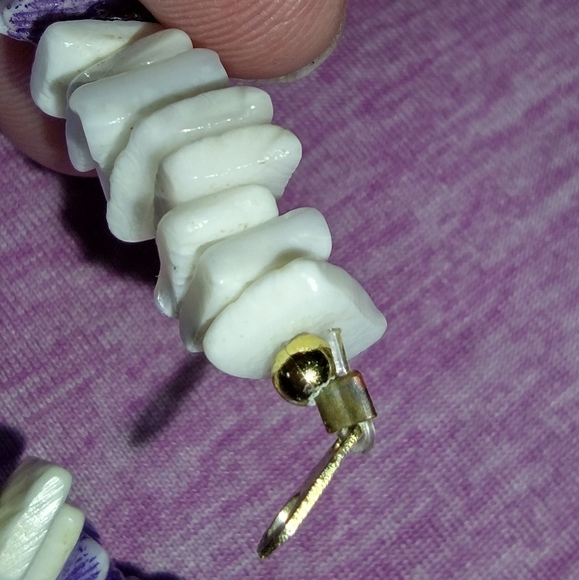 Two colored puka shell bracelet - Picture 4 of 8